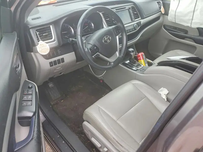 2016 TOYOTA HIGHLANDER XLE  