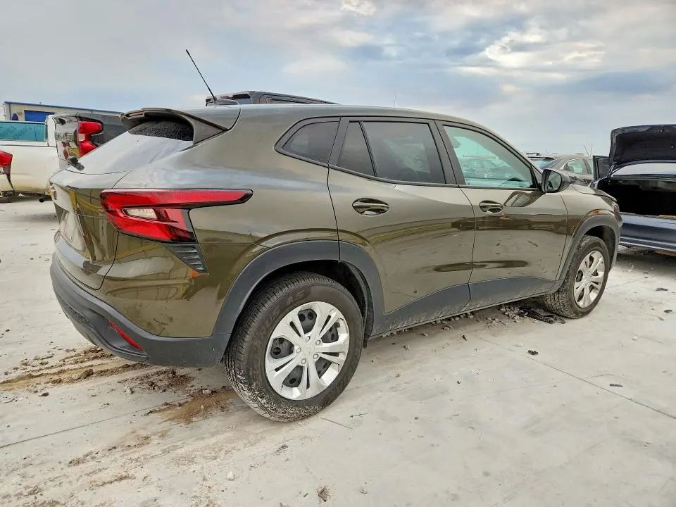 2024 CHEVROLET TRAX LS  