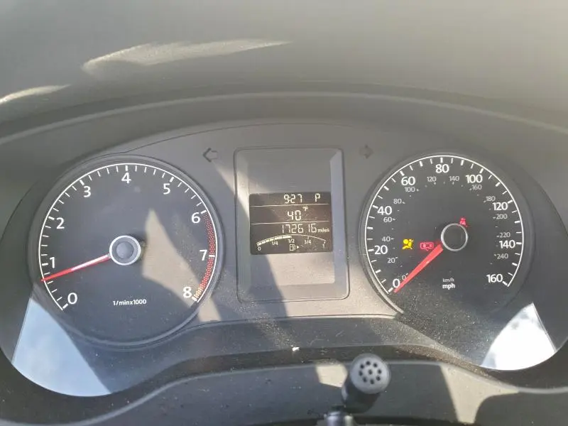 2011 VOLKSWAGEN JETTA SE  