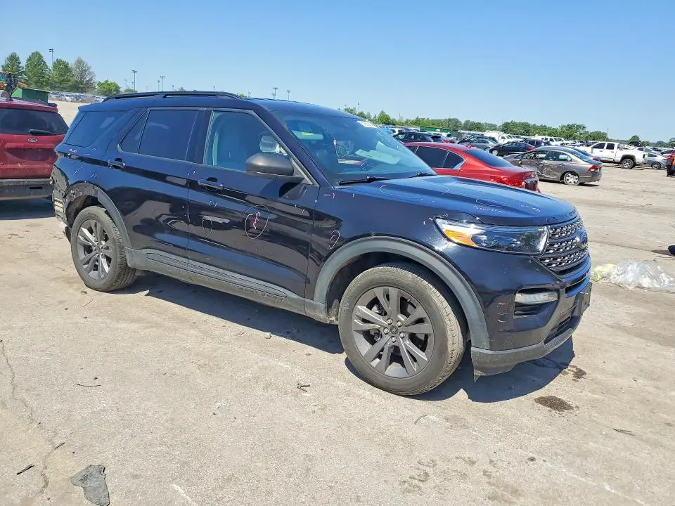 2021 FORD EXPLORER XLT  
