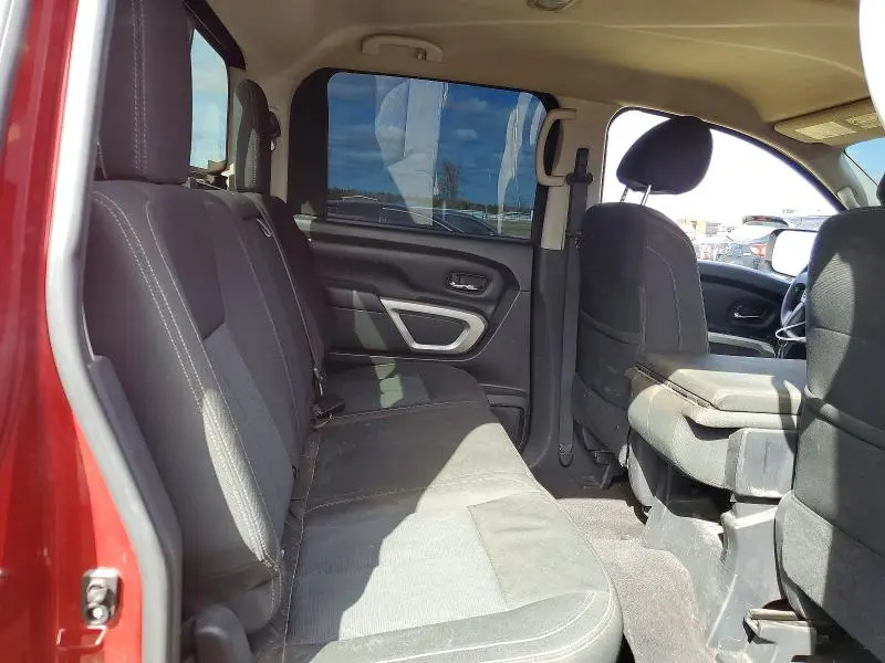 2017 NISSAN TITAN SV  