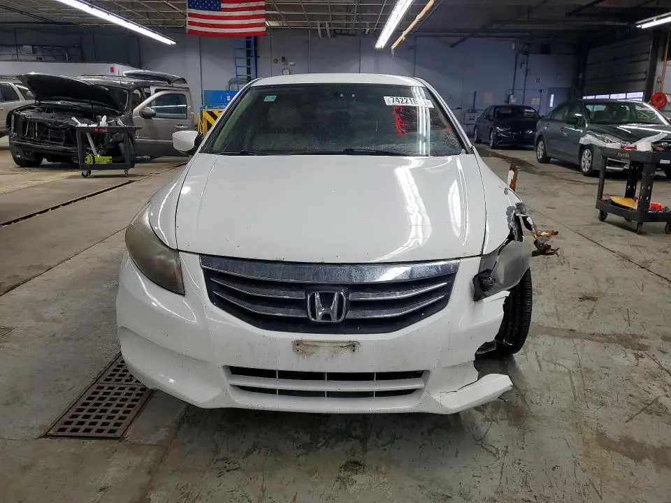 2011 HONDA ACCORD LX  