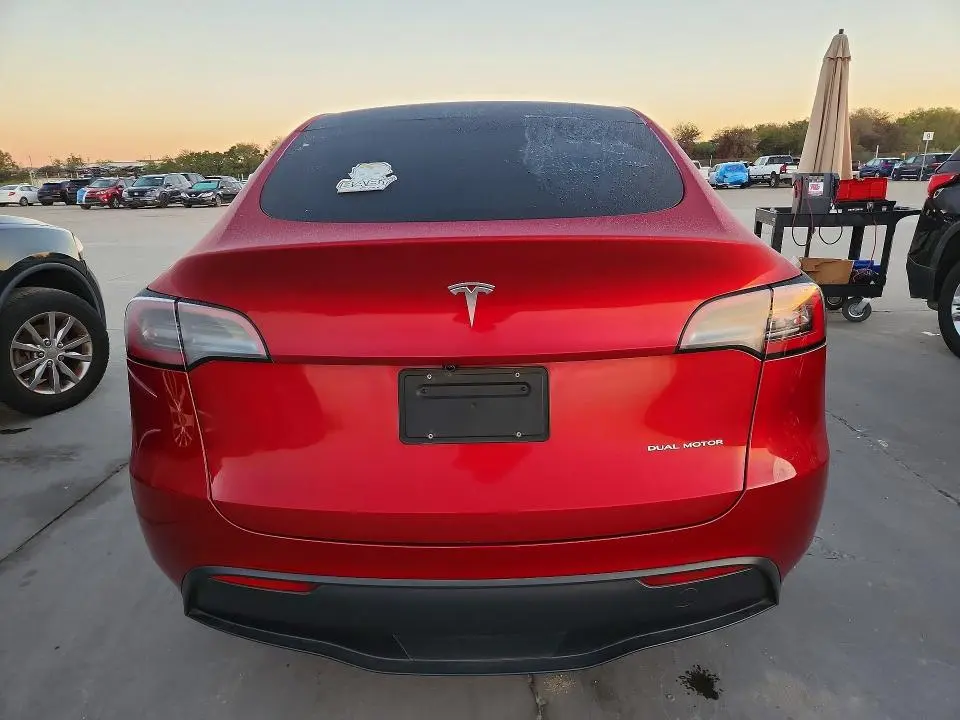 2025 TESLA MODEL Y   