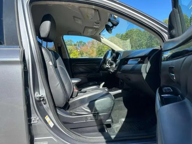 2018 MITSUBISHI OUTLANDER SE