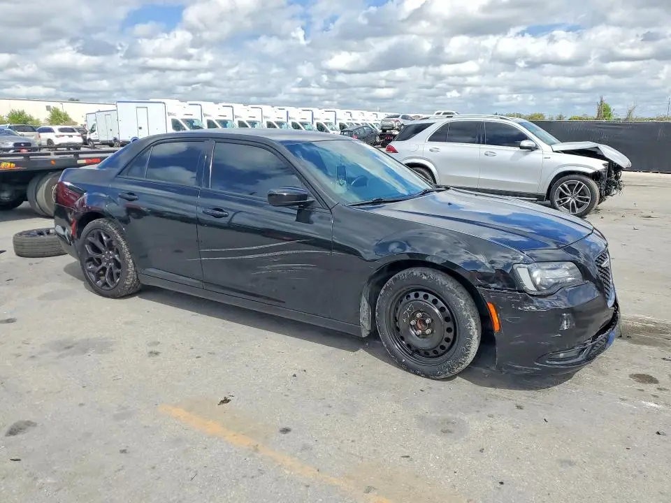 2019 CHRYSLER 300 S  