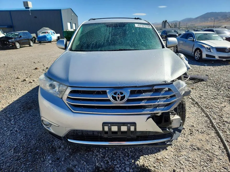 2013 TOYOTA HIGHLANDER PLUS  