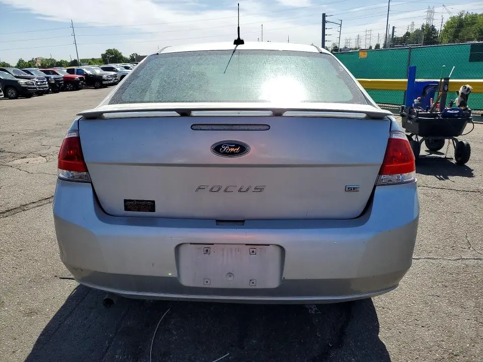 2010 FORD FOCUS SE  