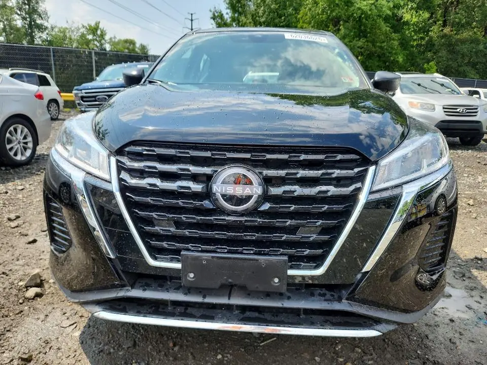 2023 NISSAN KICKS S  
