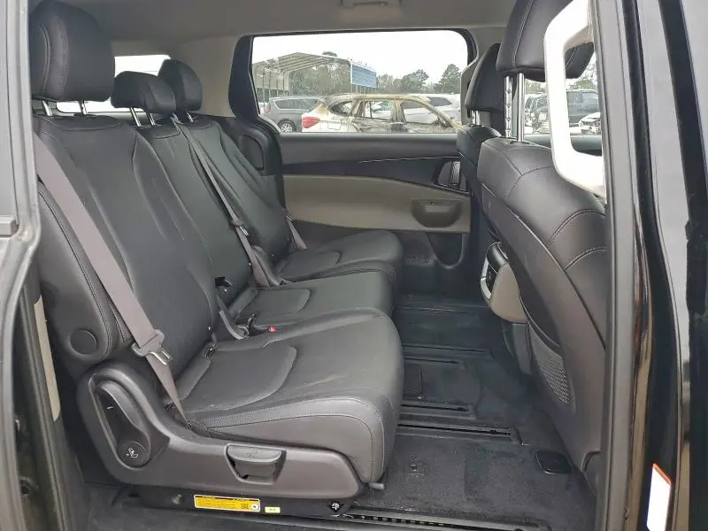 2025 KIA CARNIVAL LX  