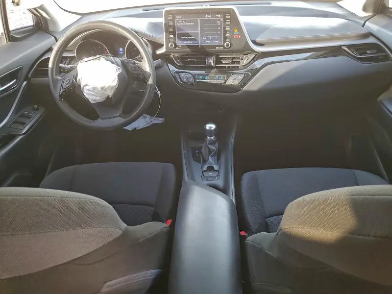 2020 TOYOTA C-HR XLE  