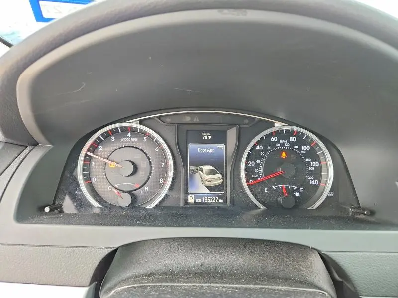 2016 TOYOTA CAMRY SE  