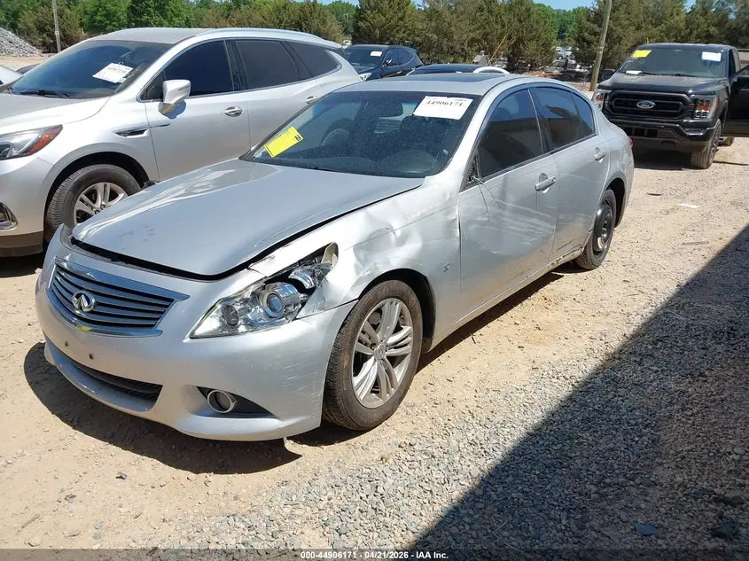 2015 INFINITI Q40  