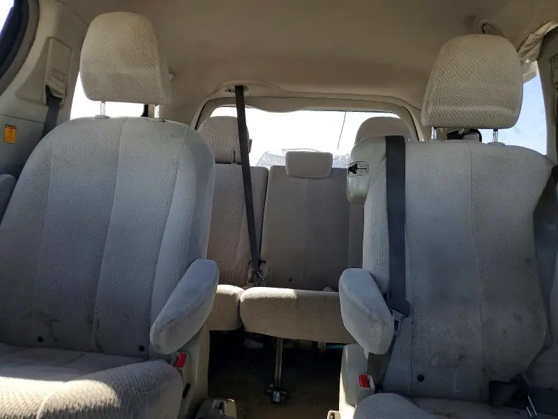 2012 TOYOTA SIENNA LE  