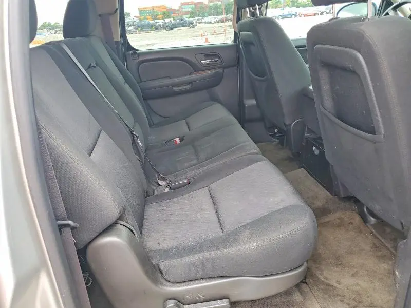 2011 CHEVROLET SUBURBAN K1500 LS  