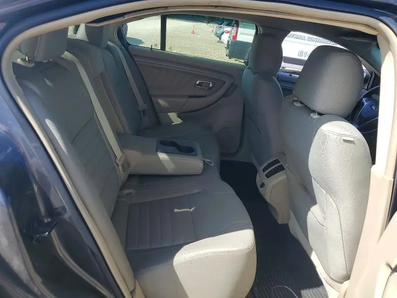 2018 FORD TAURUS SE  