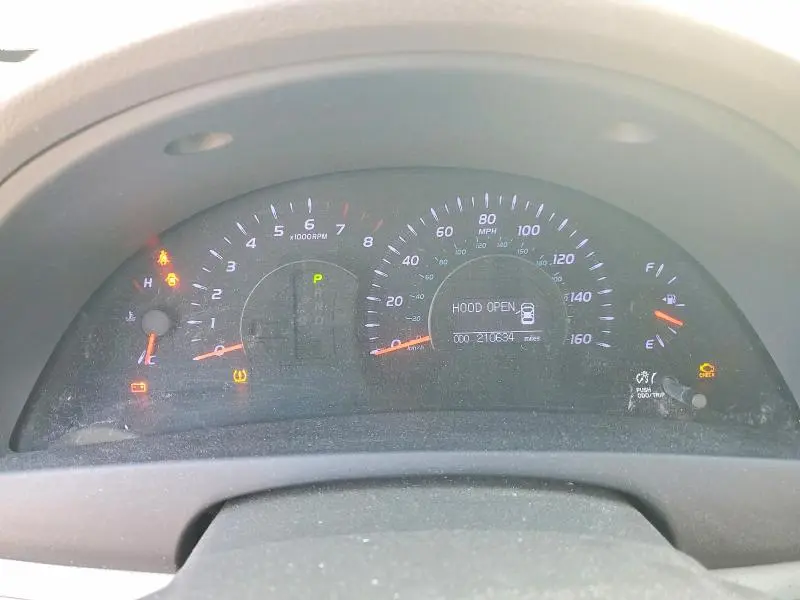 2011 TOYOTA CAMRY XLE V6  