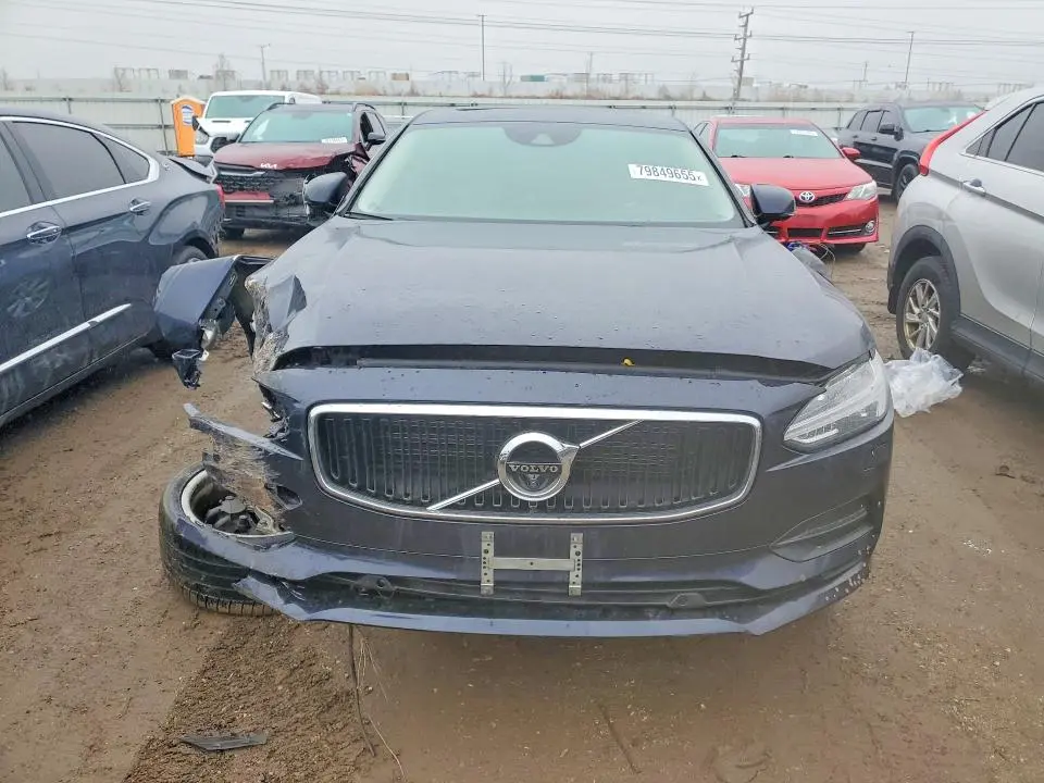 2017 VOLVO S90 T6 MOMENTUM  