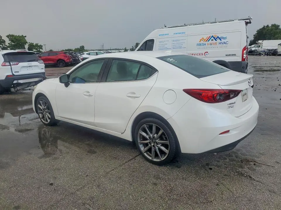 2018 MAZDA 3 TOURING  