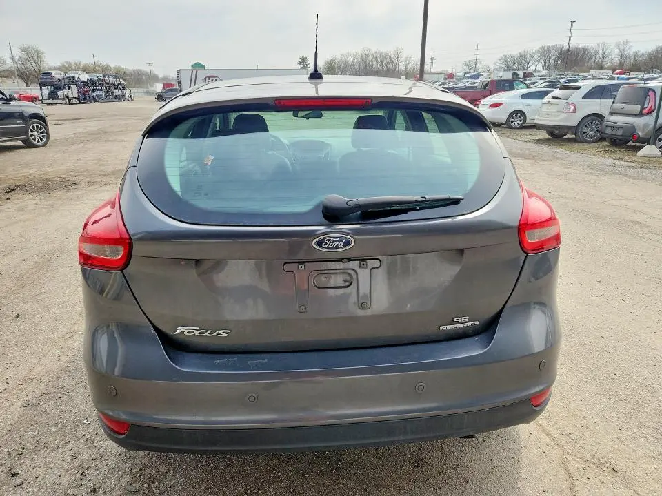 2016 FORD FOCUS SE  