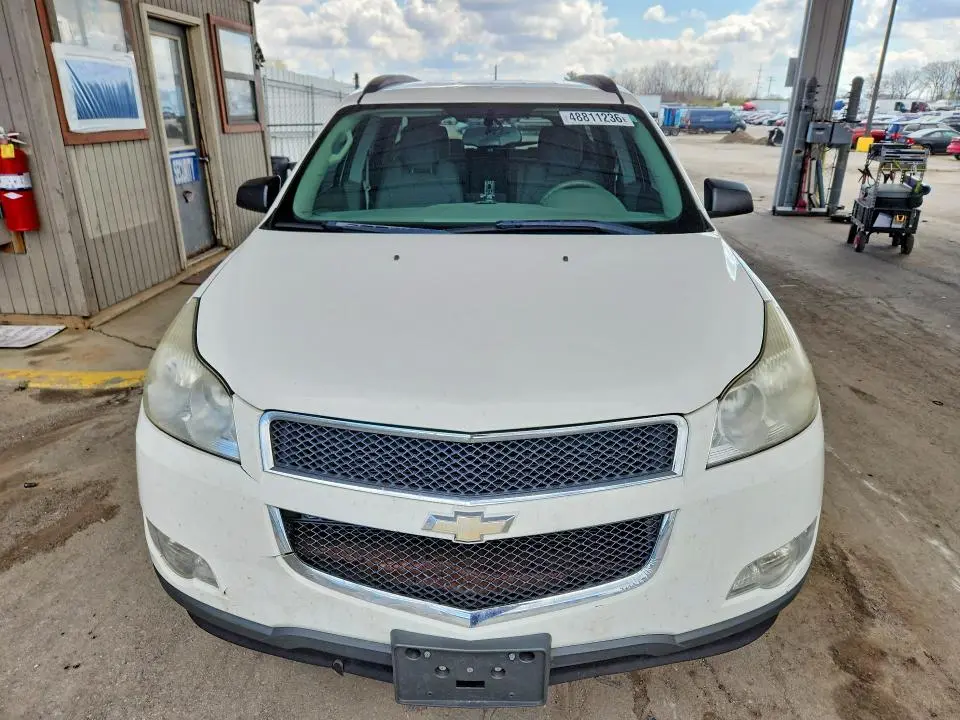 2011 CHEVROLET TRAVERSE LS  