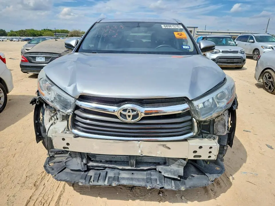 2015 TOYOTA HIGHLANDER XLE  