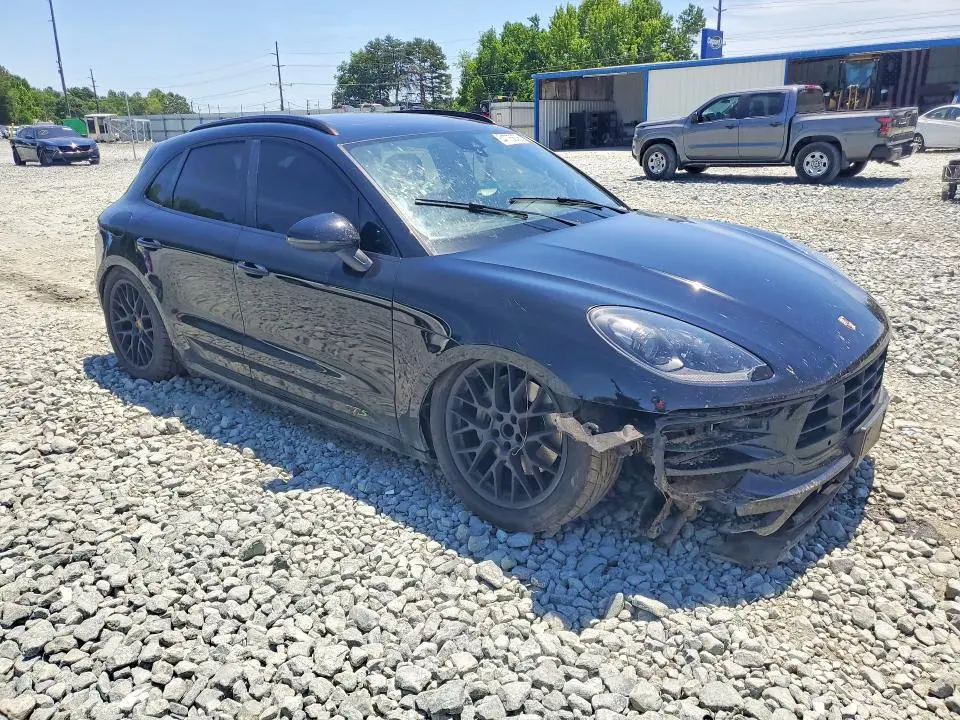 2018 PORSCHE MACAN GTS  