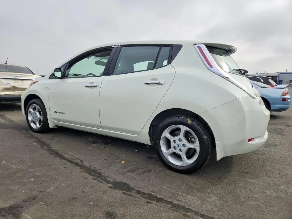 2012 NISSAN LEAF SV  