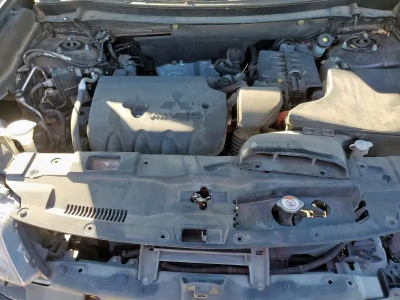 2018 MITSUBISHI OUTLANDER SE  