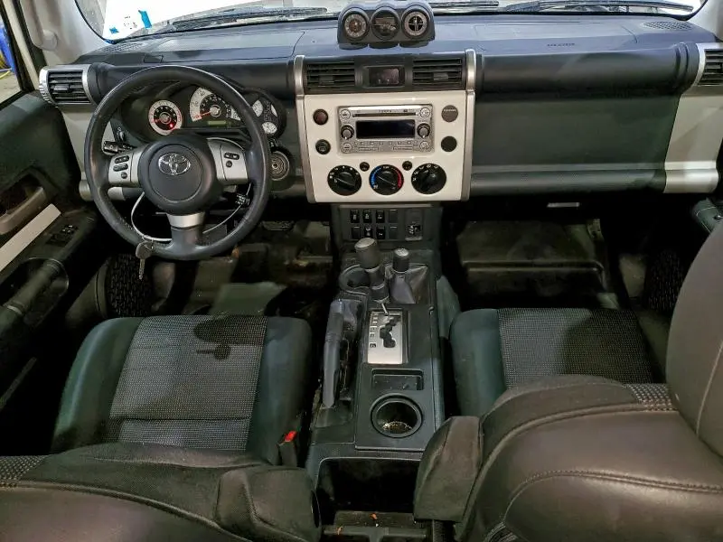 2012 TOYOTA FJ CRUISER   