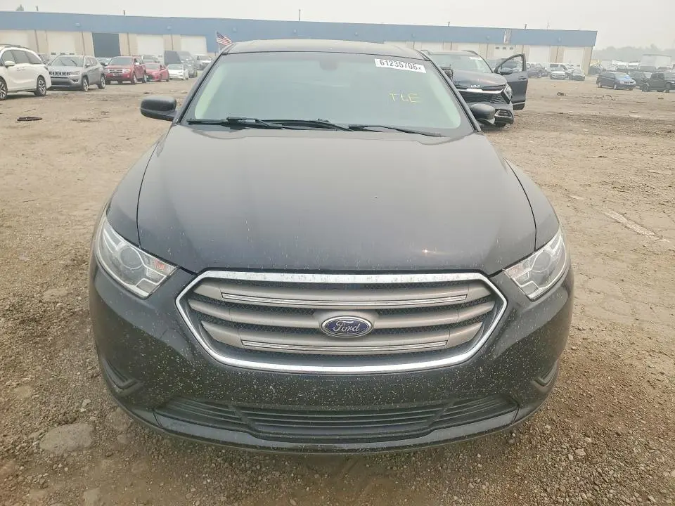 2018 FORD TAURUS SE  