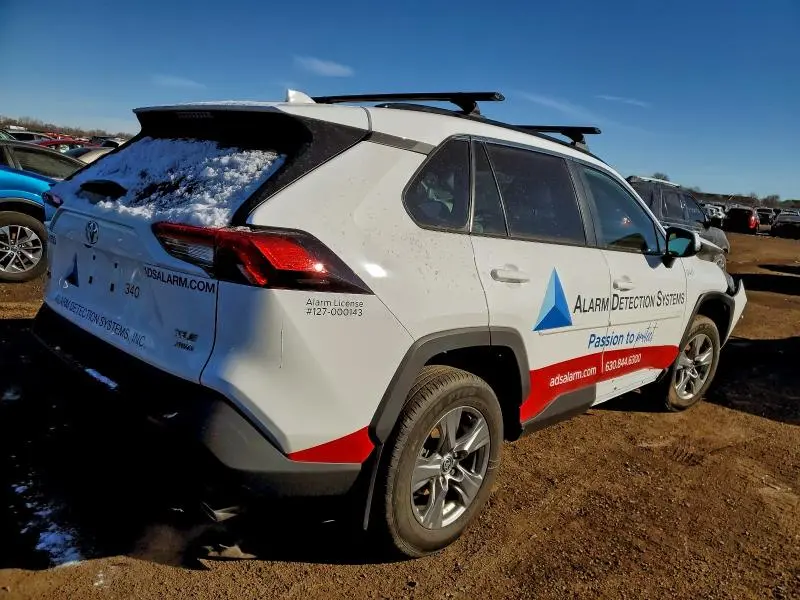 2024 TOYOTA RAV4 XLE  