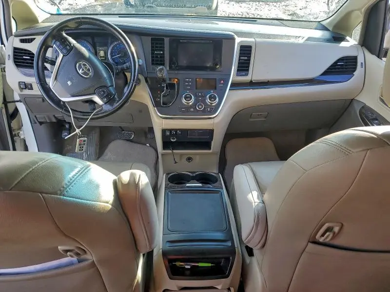 2015 TOYOTA SIENNA XLE  