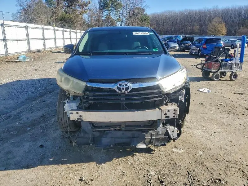 2015 TOYOTA HIGHLANDER LE  