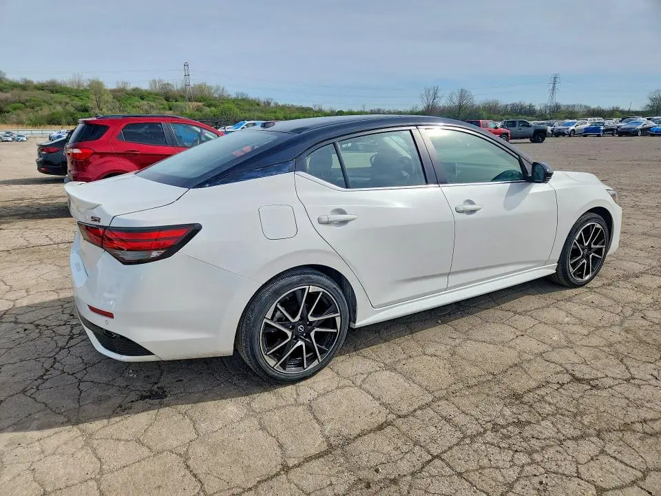 2025 NISSAN SENTRA SR  