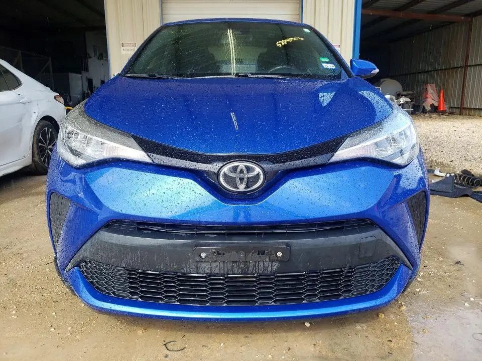 2021 TOYOTA C-HR XLE  