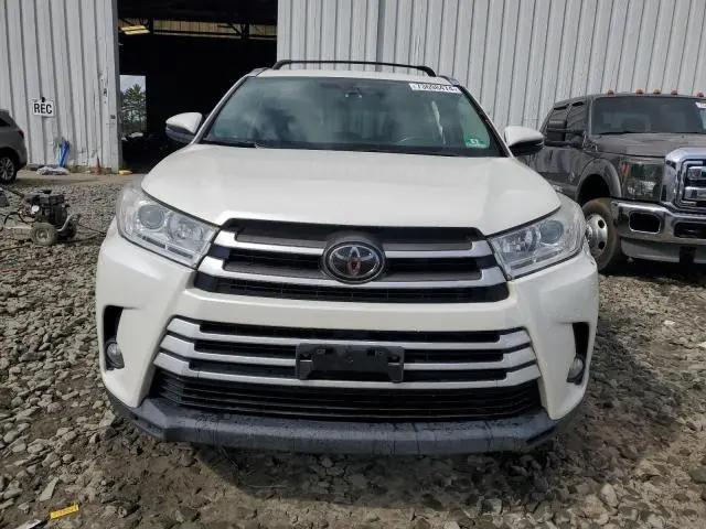2018 TOYOTA HIGHLANDER SE  