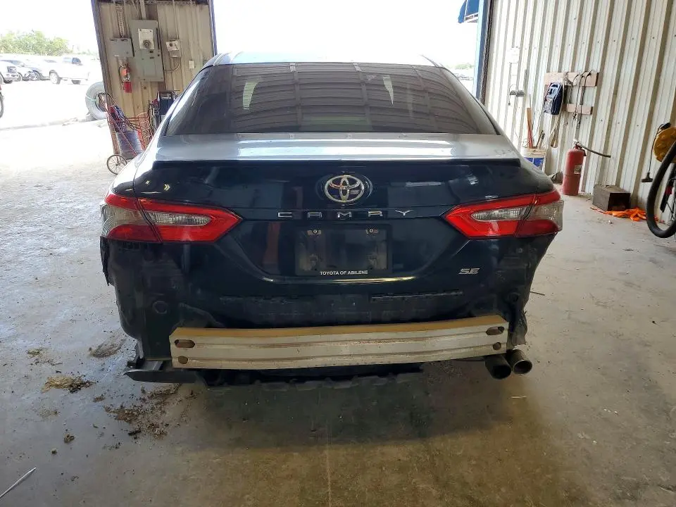 2018 TOYOTA CAMRY SE  