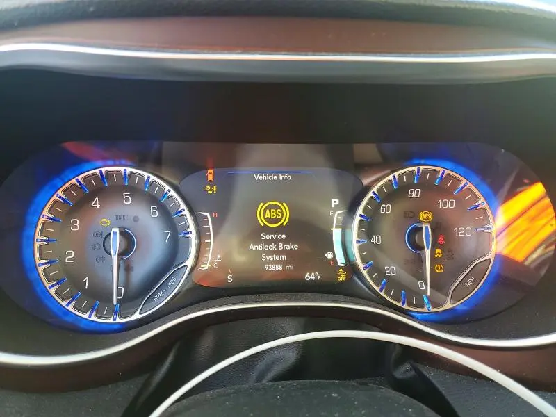 2017 CHRYSLER PACIFICA LIMITED  