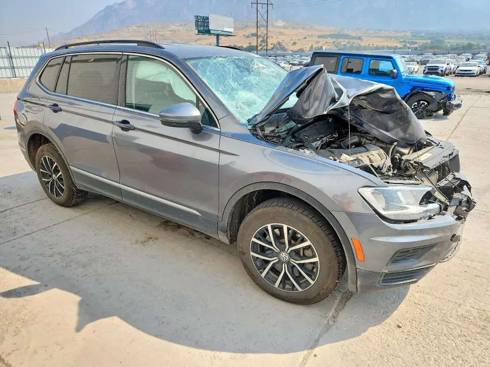 2021 VOLKSWAGEN TIGUAN SE  