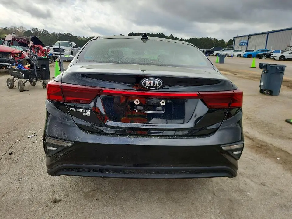 2021 KIA FORTE FE  