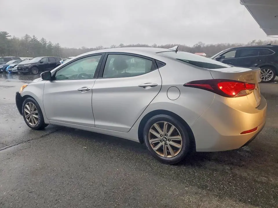 2014 HYUNDAI ELANTRA SE  