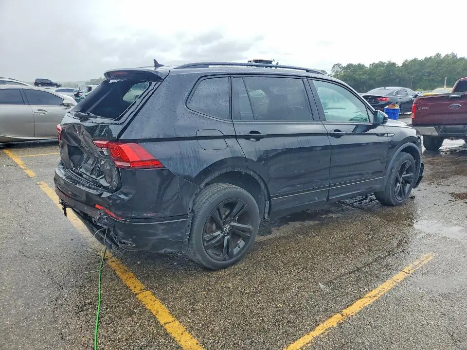 2023 VOLKSWAGEN TIGUAN SE R-LINE BLACK  