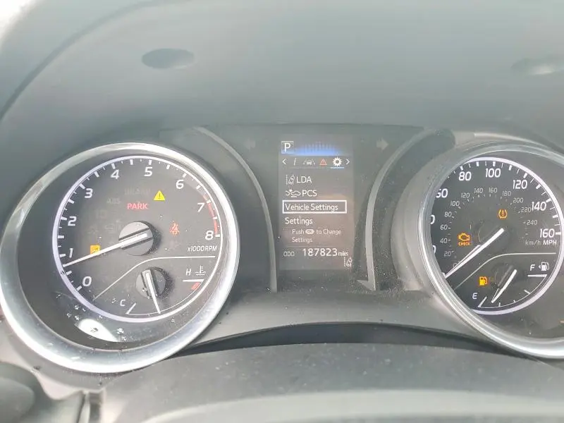 2018 TOYOTA CAMRY SE  