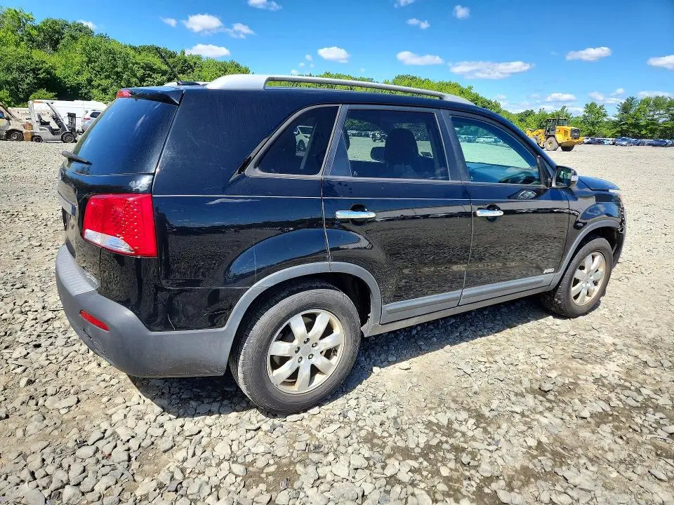 2013 KIA SORENTO LX  