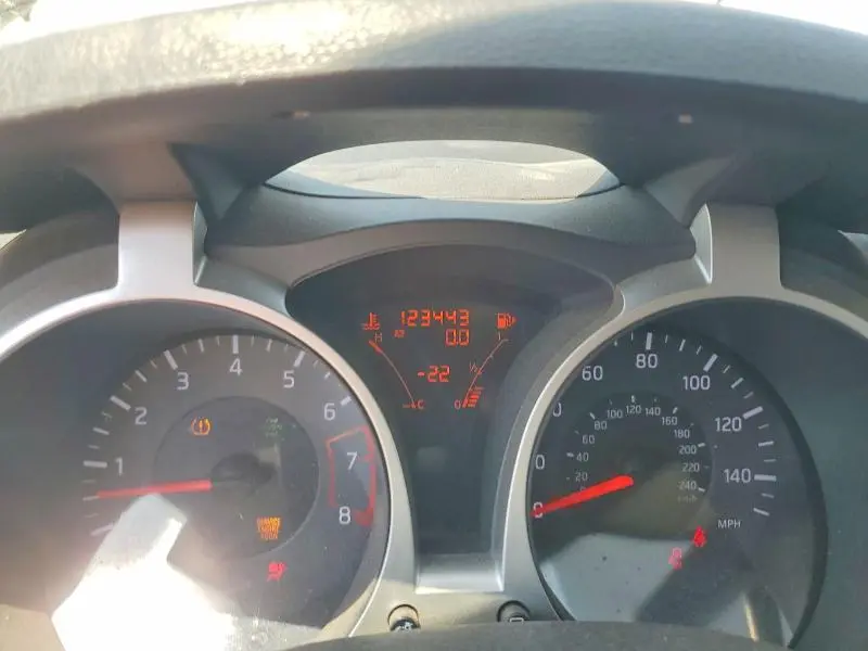 2011 NISSAN JUKE S  