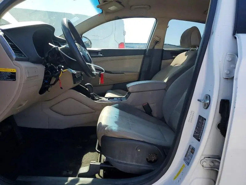 2016 HYUNDAI TUCSON SE  