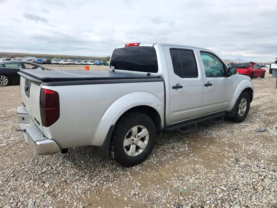2013 NISSAN FRONTIER S  