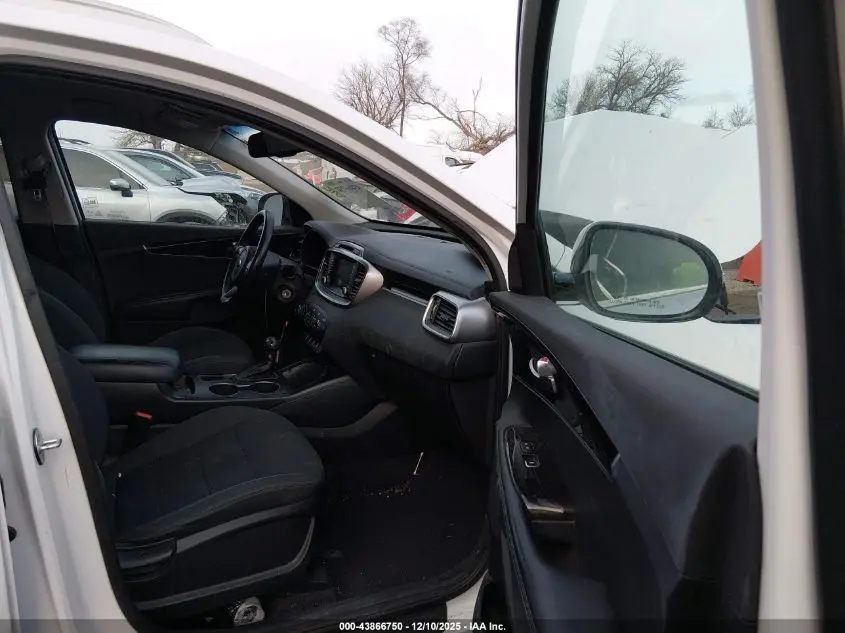 2017 KIA SORENTO 2.4L LX