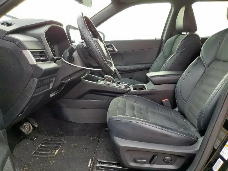 2023 MITSUBISHI OUTLANDER SE  