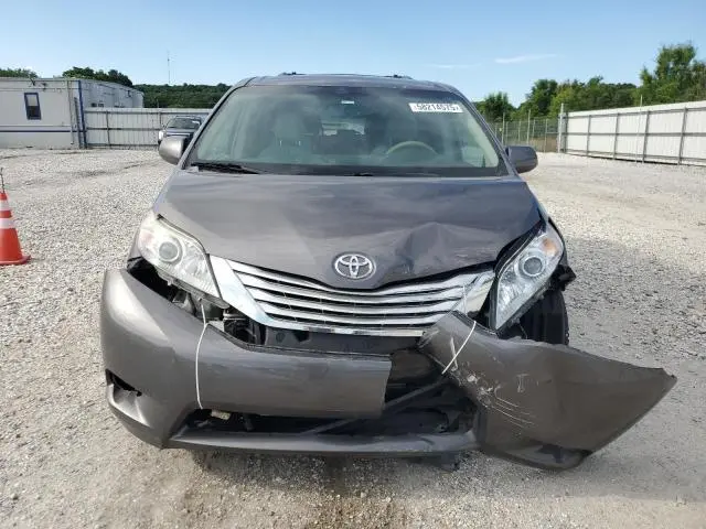 2011 TOYOTA SIENNA XLE  